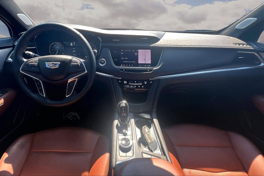 Certified 2025 Cadillac XT5 Premium Luxury FWD image 7
