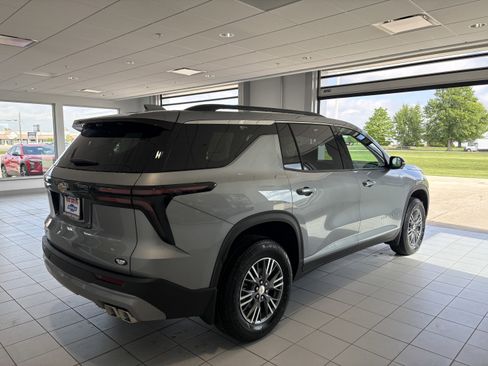 New 2026 Chevrolet Traverse LT w/ Driver Confidence Package FWD image 6