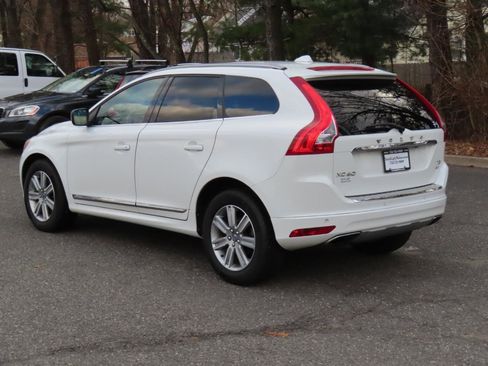 Used 2017 Volvo XC60 T5 Inscription w/ Protection Package image 2