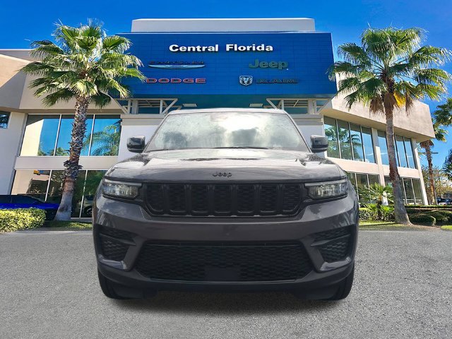 Certified 2024 Jeep Grand Cherokee Altitude AWD/4WD image 3