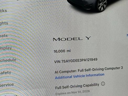 Used 2023 Tesla Model Y AWD image 28
