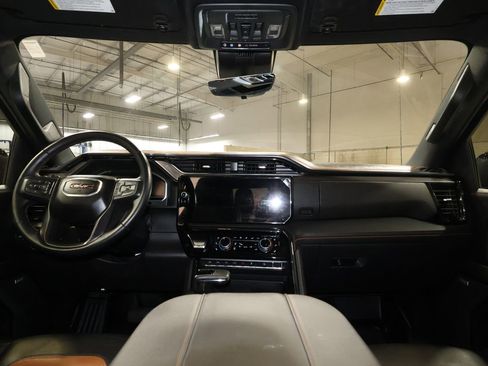 Certified 2024 GMC Sierra 1500 AT4 w/ Technology Package image 31