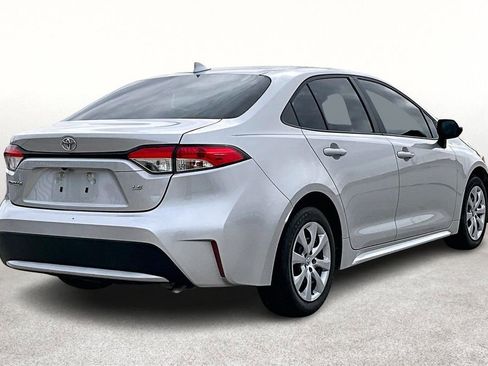 Used 2022 Toyota Corolla LE image 15