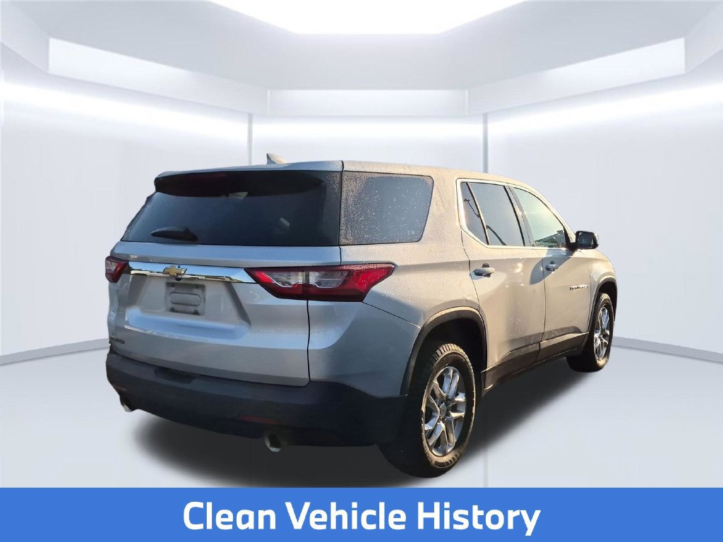 Used 2018 Chevrolet Traverse LS FWD image 4