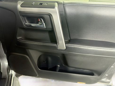 Used 2020 Toyota 4Runner Limited AWD/4WD image 32