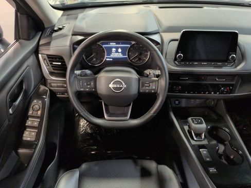 Used 2026 Nissan Rogue SV w/ SV Premium Package FWD image 15