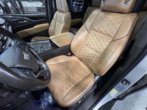 Used 2021 Cadillac Escalade ESV Premium Luxury w/ Driver Assist Tech Package image 19