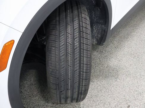 Used 2022 Volkswagen ID.4 Pro image 4