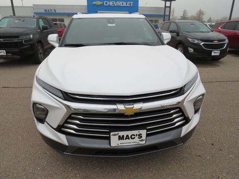 Used 2025 Chevrolet Blazer Premier w/ Driver Confidence II Package image 16