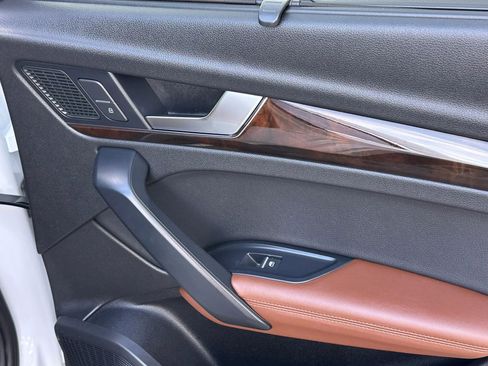 Used 2019 Audi Q5 2.0T Premium Plus w/ Premium Plus Package image 27