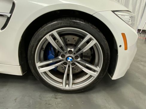 Used 2015 BMW M4 Coupe w/ Executive Package RWD image 16