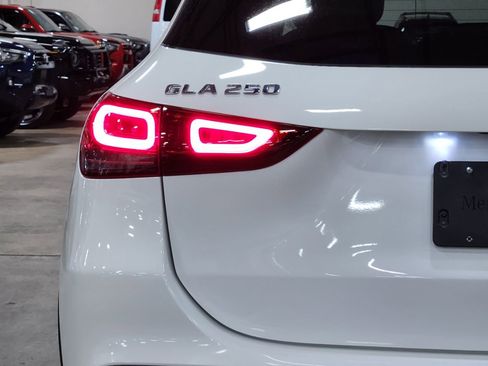 Used 2021 Mercedes-Benz GLA 250 4MATIC image 20