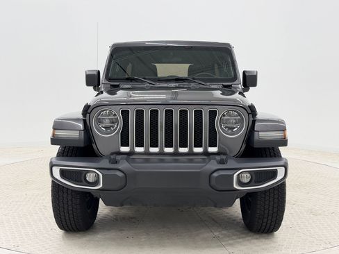 Used 2018 Jeep Wrangler Unlimited Sahara w/ Cold Weather Group AWD/4WD image 6