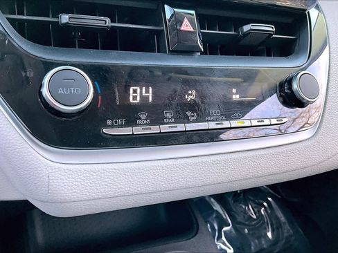 Used 2024 Toyota Corolla LE image 32