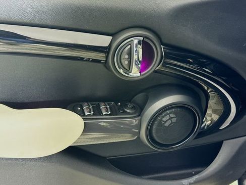 Used 2021 MINI Cooper S image 18