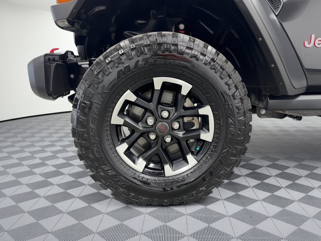 Used 2025 Jeep Gladiator Rubicon w/ Technology Group AWD/4WD image 13