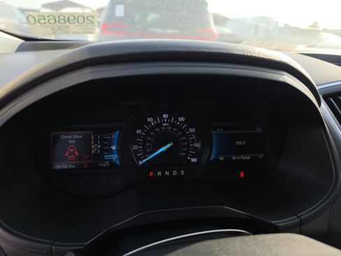 Used 2022 Ford Edge Titanium AWD/4WD image 9