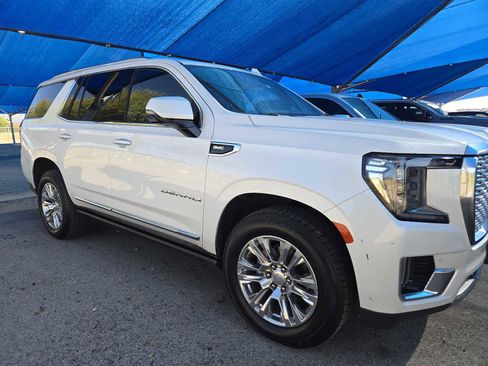 Used 2022 GMC Yukon Denali image 2