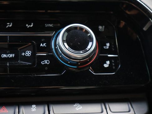 Used 2024 GMC Sierra 2500 AT4 w/ AT4 Premium Plus Package image 28