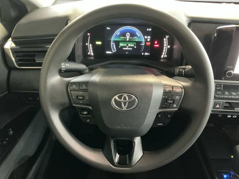 Used 2025 Toyota Camry LE FWD image 19