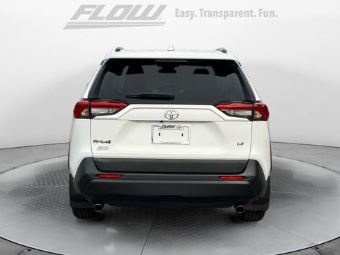 Used 2021 Toyota RAV4 LE image 7