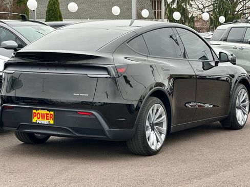 Used 2026 Tesla Model Y Long Range image 4