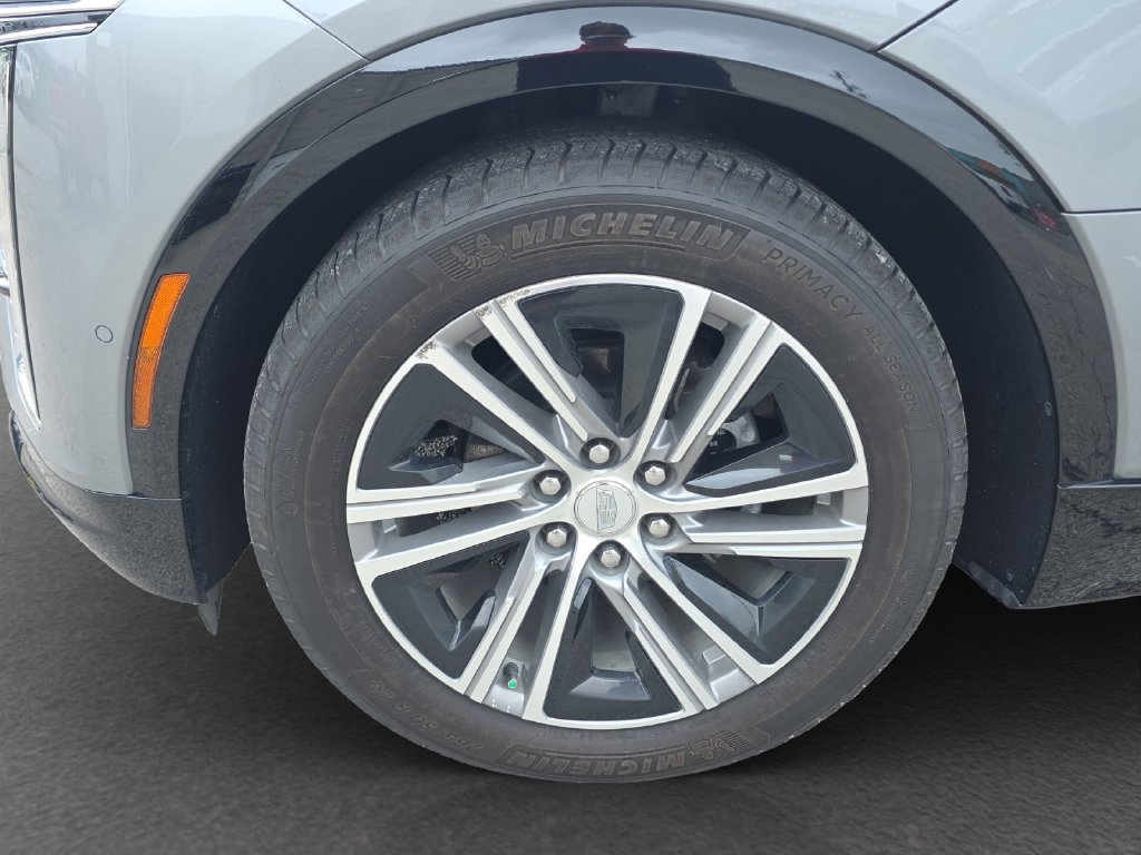Used 2024 Cadillac Lyriq Luxury AWD/4WD image 4