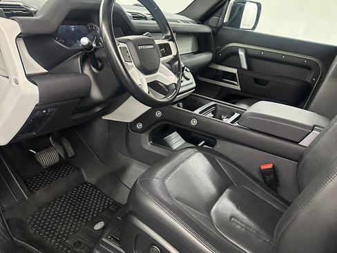 Used 2022 Land Rover Defender 90 X-Dynamic SE AWD/4WD image 10