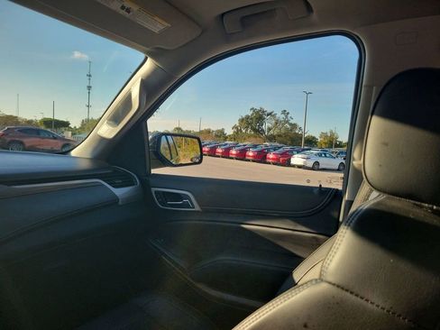 Used 2020 GMC Yukon Denali w/ Denali Premium Package image 3