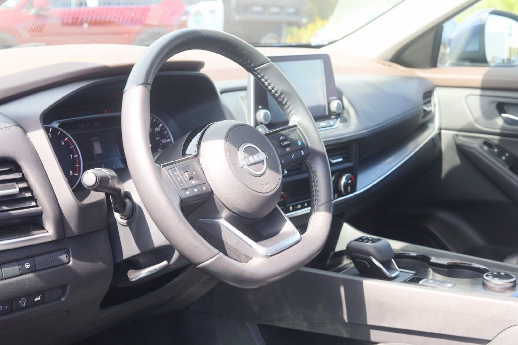 Used 2023 Nissan Rogue SV w/ SV Premium B Package AWD/4WD image 18