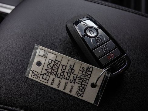 New 2024 Ford Edge SEL w/ Convenience Package image 39