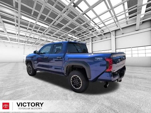 Certified 2024 Toyota Tacoma TRD Off-Road AWD/4WD image 5