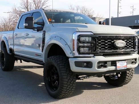 New 2026 Ford F250 Lariat w/ Black Appearance Package image 4