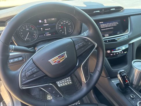 Used 2025 Cadillac XT5 Premium Luxury w/ Technology Package FWD image 14