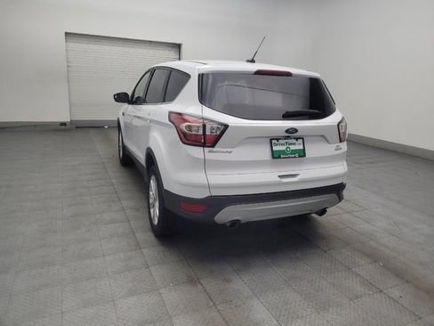 Used 2017 Ford Escape SE FWD image 5