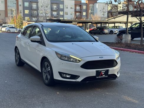 Used 2016 Ford Focus SE image 8