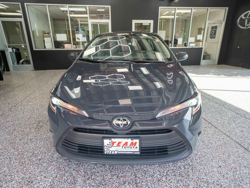 Used 2025 Toyota Corolla LE FWD image 6
