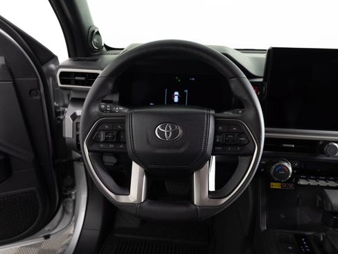 Used 2026 Toyota 4Runner TRD Off-Road Premium AWD/4WD image 32