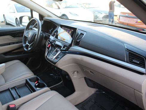 Used 2021 Honda Odyssey Touring image 12
