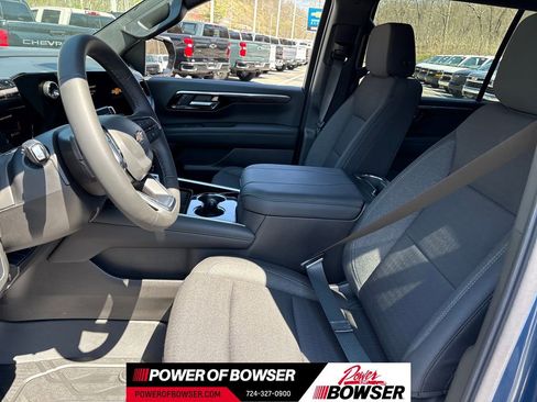 New 2026 Chevrolet Suburban LS AWD/4WD image 4