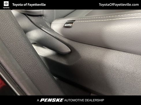 Used 2025 Toyota Sienna LE w/ LE Plus Package image 9