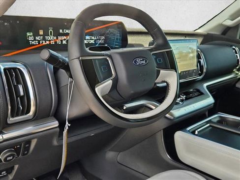 New 2025 Ford Expedition Max Platinum w/ Driver's Package image 3