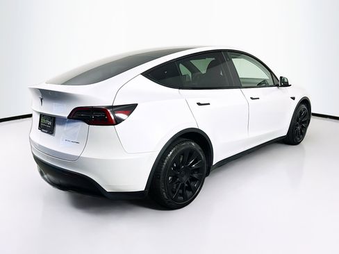 Used 2023 Tesla Model Y Long Range image 9