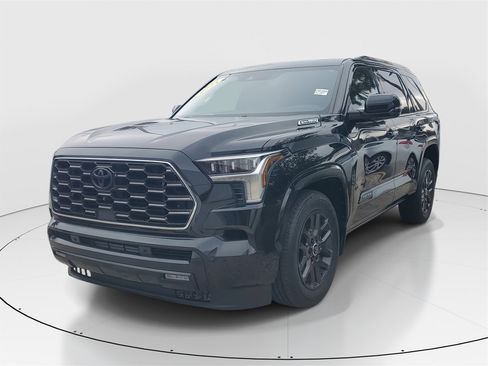 Used 2024 Toyota Sequoia Platinum image 3