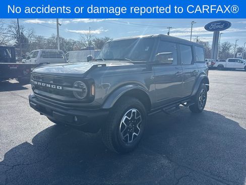 Used 2023 Ford Bronco Outer Banks image 2