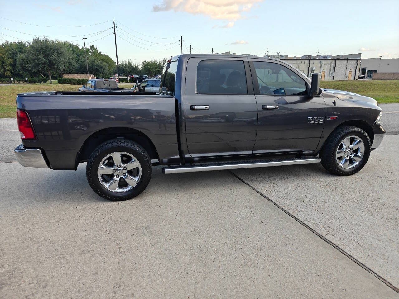 Used 2015 RAM 1500 Lone Star RWD image 5