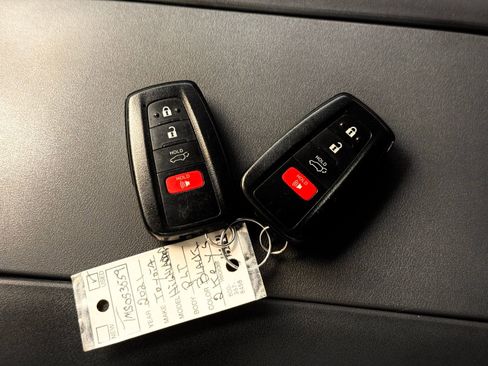 Used 2021 Toyota Highlander Platinum image 58