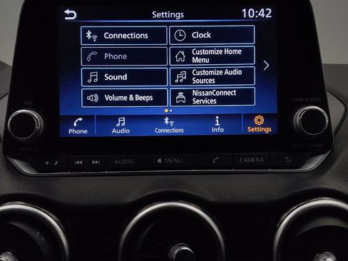 Used 2025 Nissan Sentra SV FWD image 25
