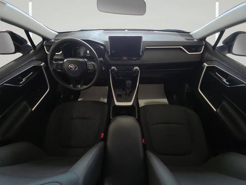 Used 2025 Toyota RAV4 XLE AWD/4WD image 29