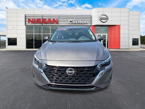 Used 2025 Nissan Sentra S FWD image 8